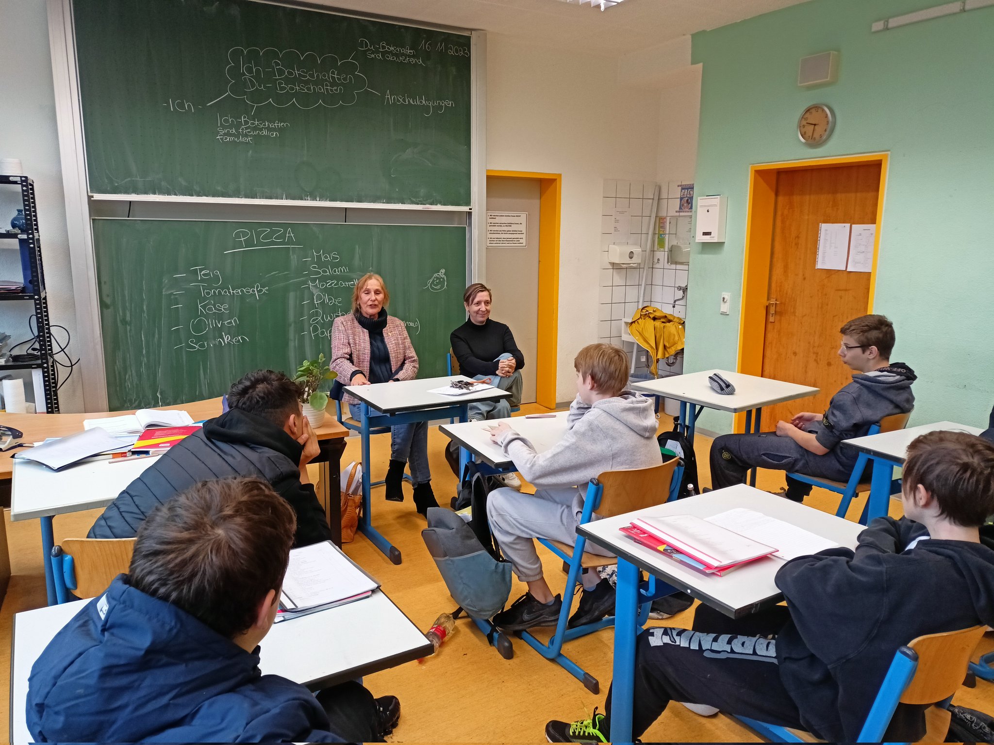 MdL Andrea Schwarz in der 7. Klasse der Hohbergschule