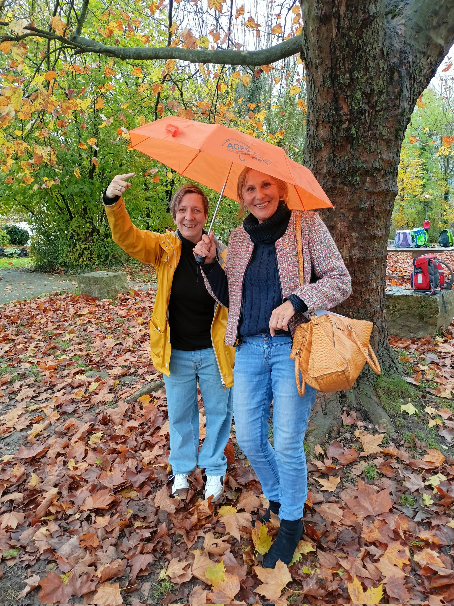 MdL Andrea Schwarz mit Schulleiterin Julia Scherf